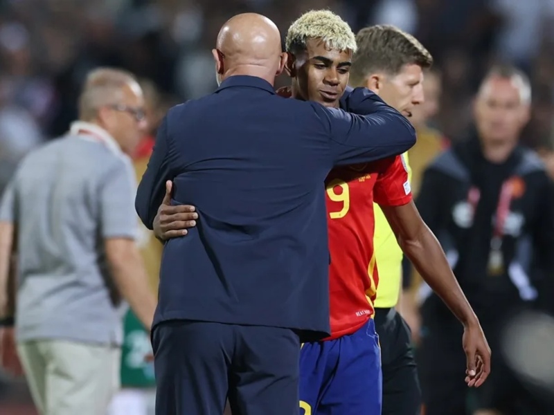 Luis de la Fuente y Lamine Yamal.