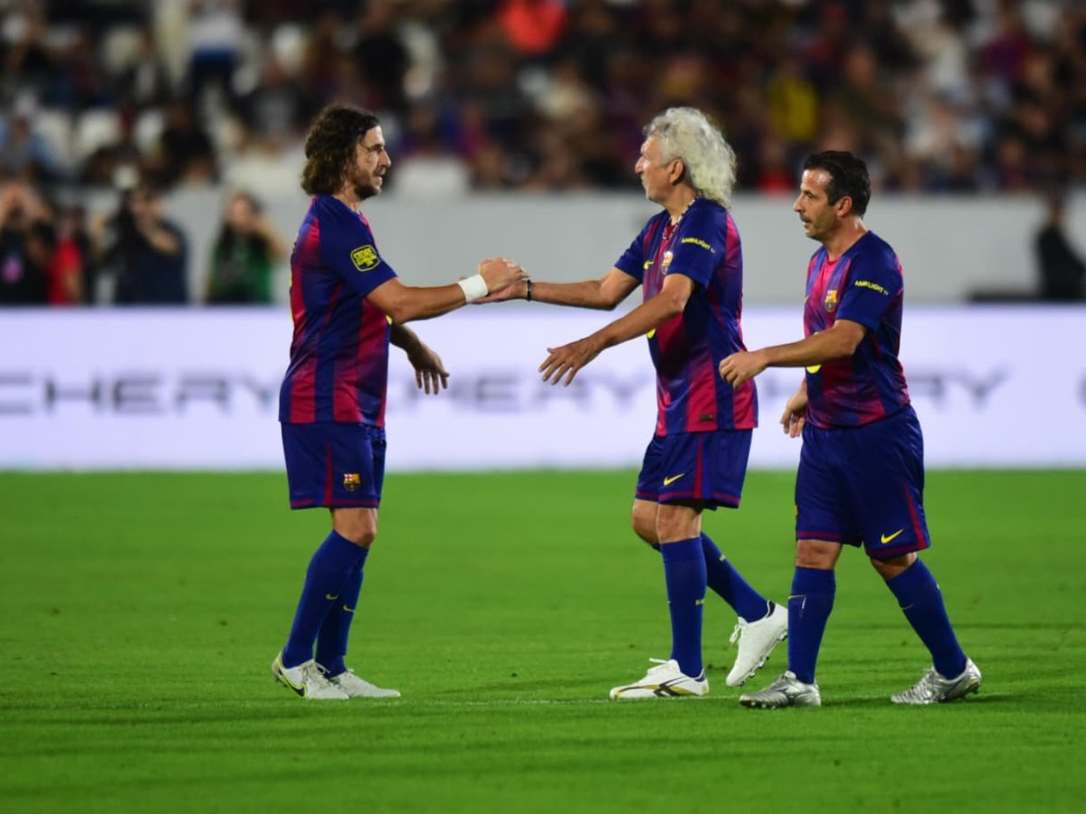El Mágico González brilló en el partido de leyendas del Real Madrid y Barcelona. Foto Emerson Del Cid.