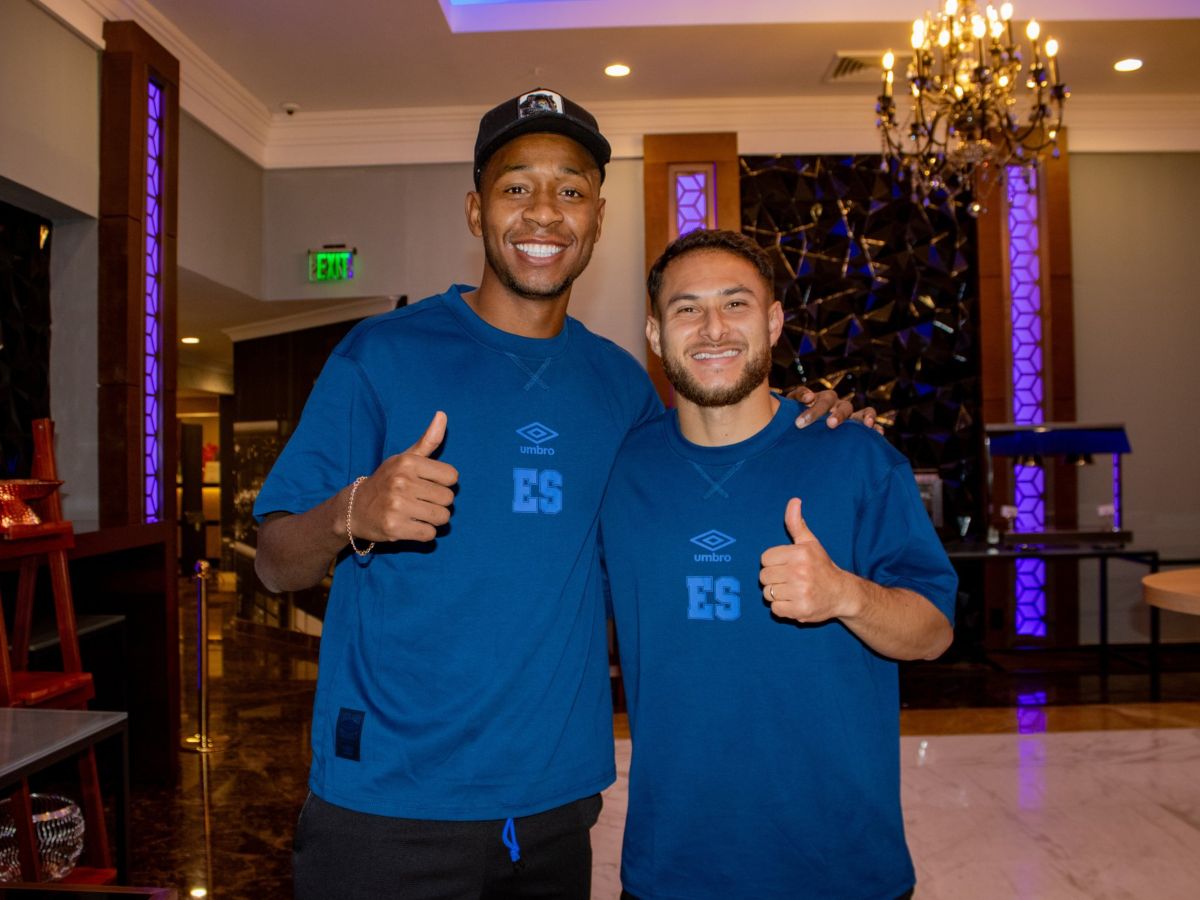 Brayan Gil (izq.) y Joshua Pérez listos para enfrentar a Surinam. Foto X Selecta