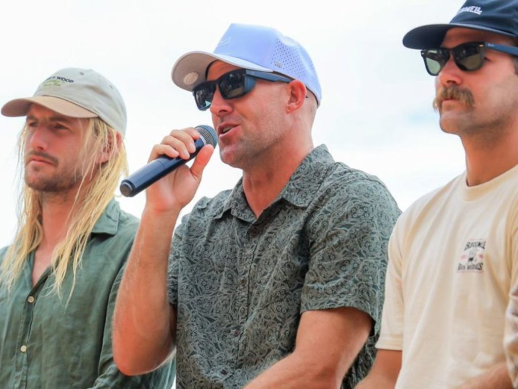 El surfer Taylor Jensen es tres veces campeón del mundo de longboard. Foto Ministerio de Turismo
