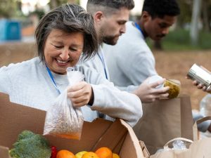 Cierre del Gobierno federal deja a millones con ayuda alimentaria reducida.