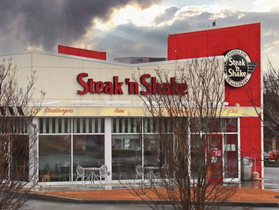 La participación de la cadena estadounidense generó expectativas tras el anuncio de su intención de abrir su primer restaurante en El Salvador como parte de su expansión hacia América Latina.