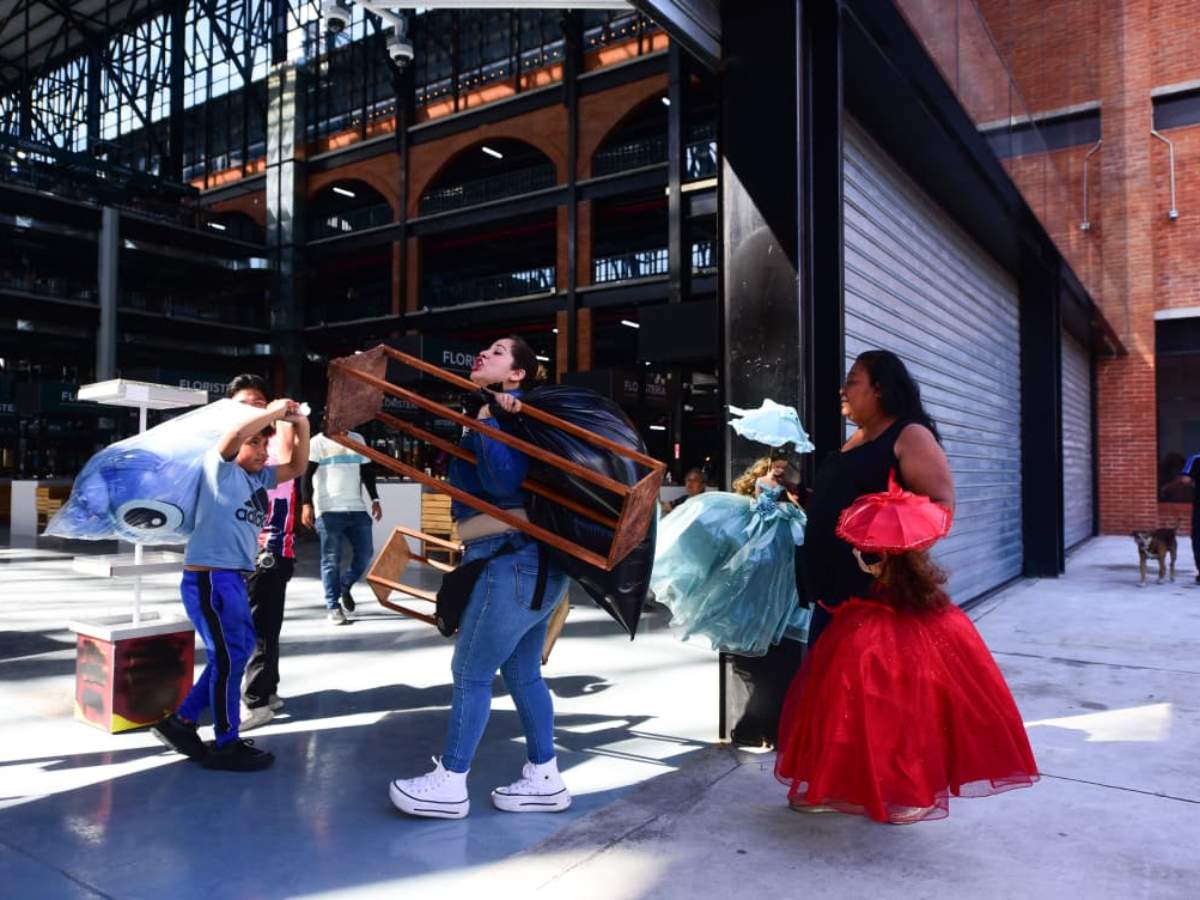 dinero-negocios-navidad-mercado-sanmiguelito02