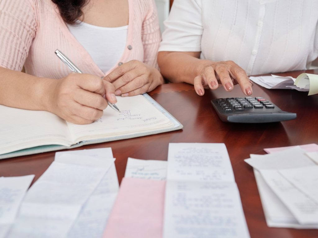 Pese al superávit fiscal, organismos internacionales advierten que el crecimiento económico de El Salvador seguirá siendo de los más bajos en la región.