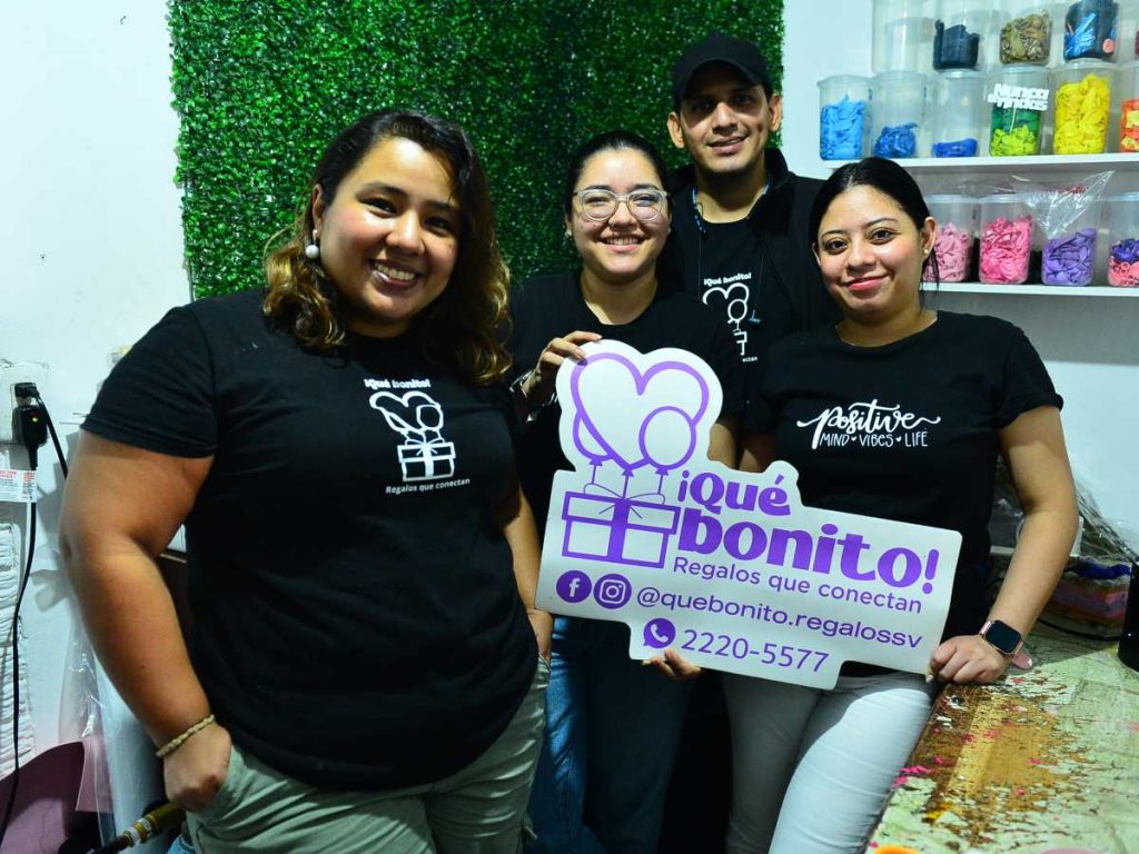 Janyce Mejia emprendedora de fresas con chocolate