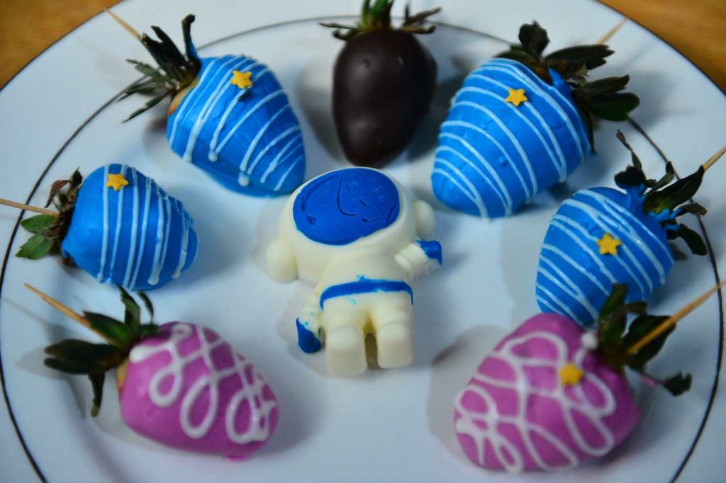 Janyce Mejia emprendedora de fresas con chocolate