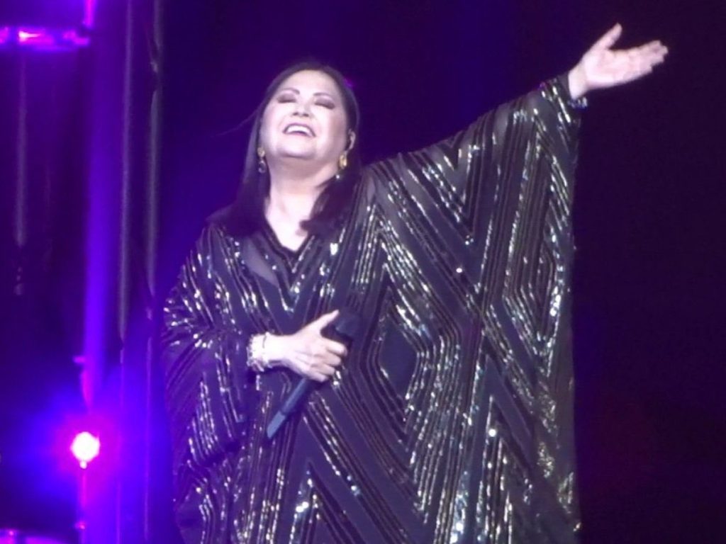 Ana Gabriel regresa a El Salvador con su tour Claro de Luna 2025, una noche cargada de emoción y grandes éxitos. Fotografía/ Facebook Ana Gabriel