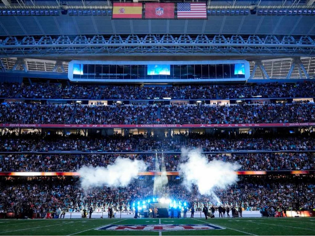 Daddy Yankee regresa a los escenarios junto a Bizarrap en un show que encendió el ambiente del juego entre Dolphins y Commanders. Fotografía/ Facebook Daddy Yankee