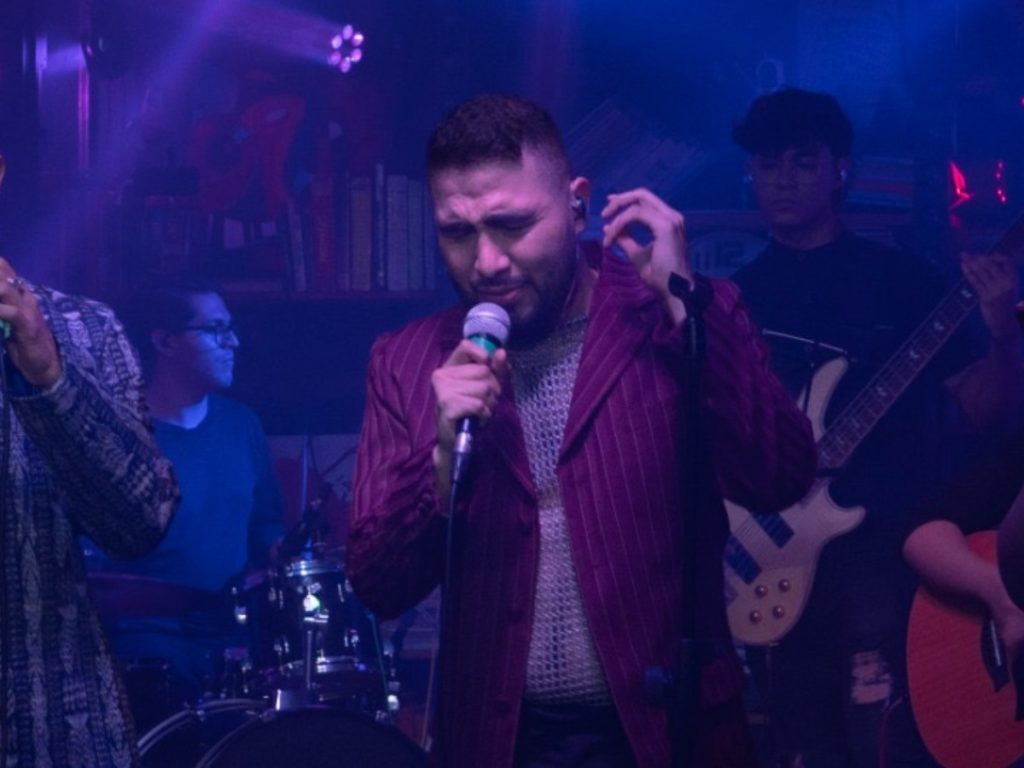 El cantautor salvadoreño busca que el público viva un show inmersivo que activa todos los sentidos.  Fotografía/ cortesía