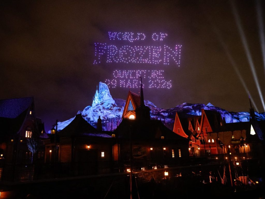 El Palacio de Hielo de Elsa se podrá ver desde la nueva área World of Frozen en Disneyland París.