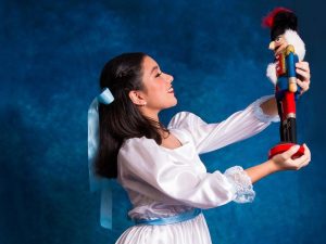 Clara y su soldadito emprenden un viaje inolvidable en las producciones de esta temporada decembrina. Fotografía/ Macholah Escuela de Danza