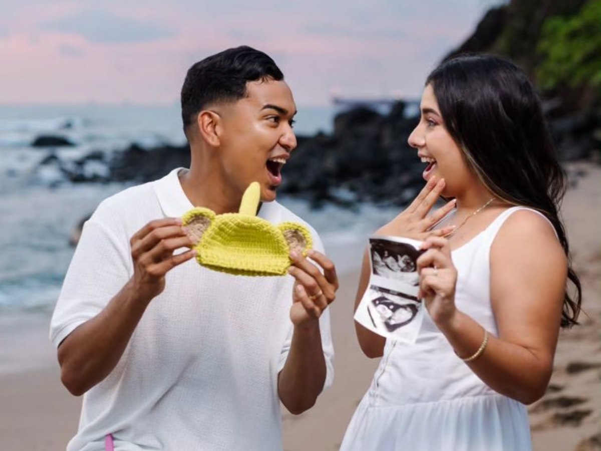 La pareja salvadoreña celebró la confirmación del embarazo tras completar un proceso médico planificado.