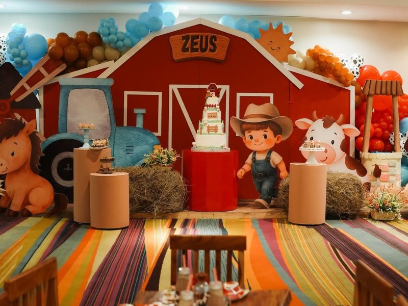 La fiesta de Zeus, hijo de Nicolle Figueroa y Augusto Giménez, incluyó una granja con animales reales, inflables y juegos para todas las edades.