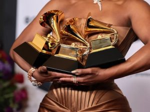 ¿Quiénes compiten en las principales categorías de los Grammy 2026? Conocelos aquí