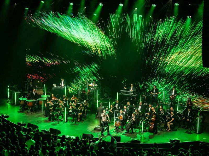 Vista general del escenario utilizado en la gira Yandel Sinfónico.