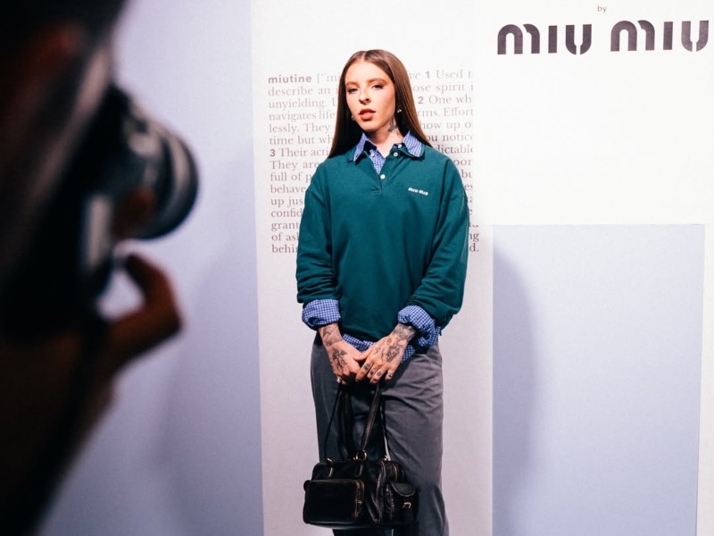 Young Miko compartió que el título del disco refleja su necesidad de tiempo personal y desconexión.