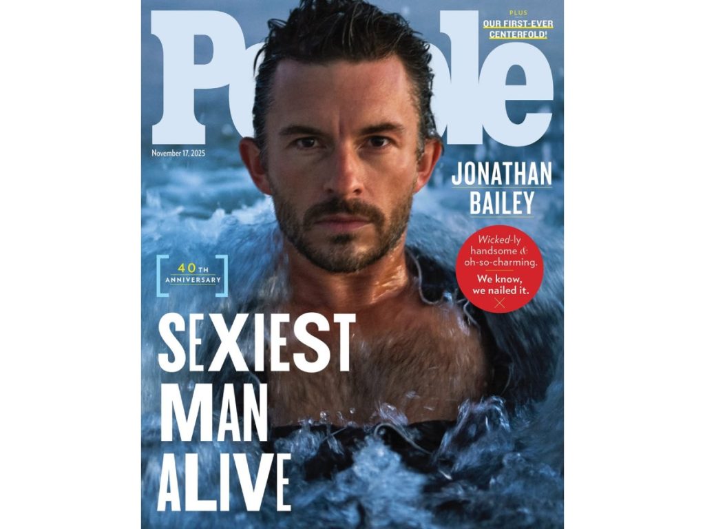 Portada de la revista People, que anuncia a Jonathan Bailey como el hombre más sexy del 2025. Imagen/ Instagram People