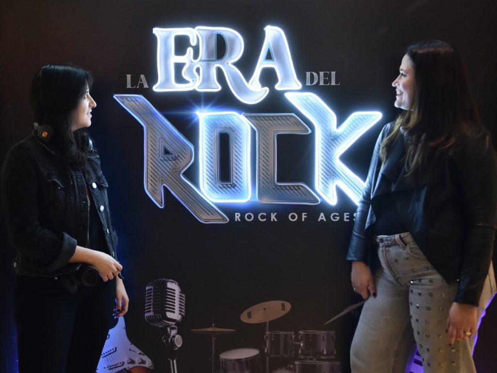 Ale Pinto y Alexia Funes lideran el musical desde la dirección y la producción, uniendo visión creativa y precisión logística para que cada función cobre vida con energía y pasión. Fotografía/ elsalvador.com