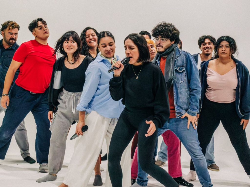 El equipo creativo de Lolek afina los últimos detalles para llevar el espectáculo al máximo nivel.