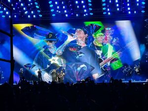 Natanael Cano en El Salvador: un debut explosivo en el Cuscatlán