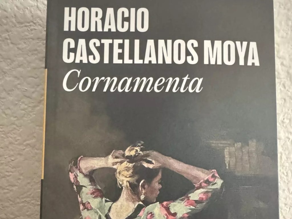 La novela Cornamenta fue publicada en octubre de 2025 por Random House. Imagen/ Soudi Jiménez / LA Times en Español