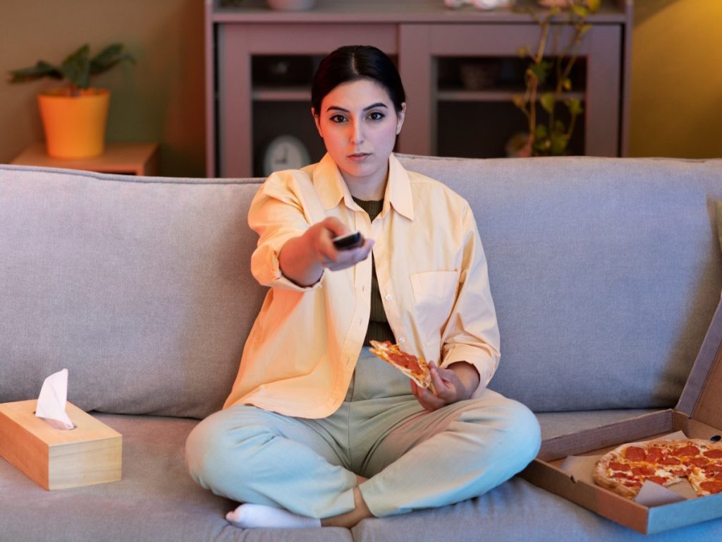 Ocho películas que celebran la soltería, el amor propio y los nuevos comienzos. Desde Spinster hasta Eternal Sunshine of the Spotless Mind, estas historias muestran que estar solo también puede ser una oportunidad para crecer, disfrutar y redescubrir quién sos. Freepik