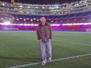Leo Messi durante su visita al Spotify Camp Nou, el estadio donde vivió sus mayores glorias y al que espera volver algún día para despedirse del Barça.