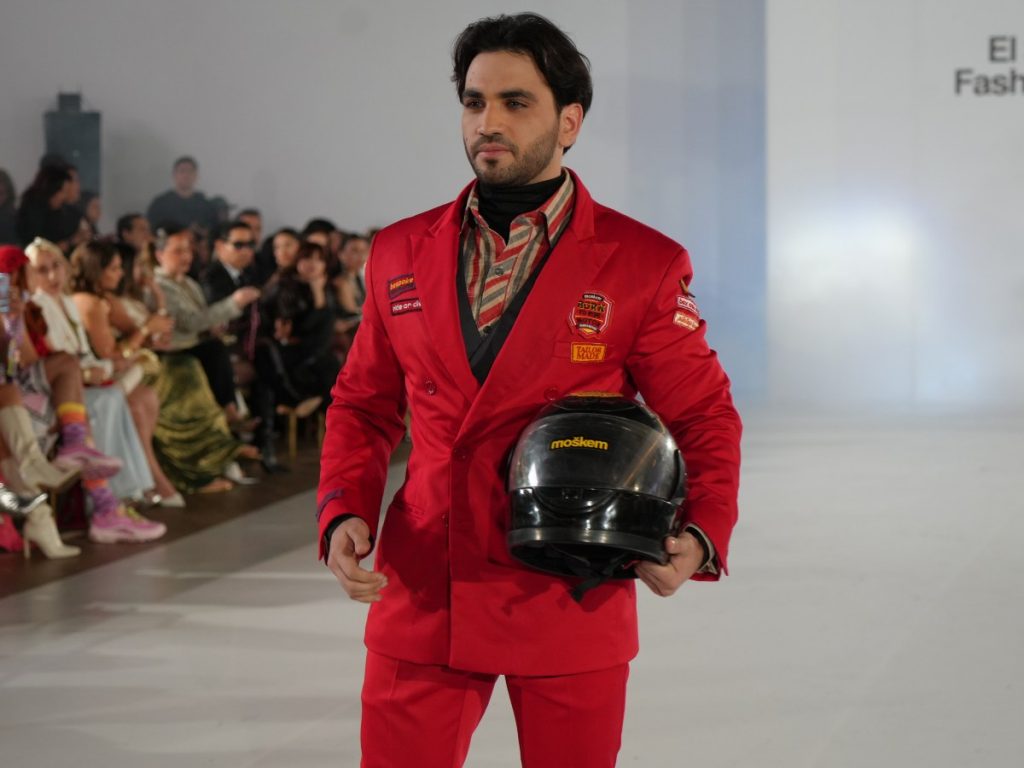 Moskem celebró diez años de diseño reinterpretando la elegancia masculina con fuerza y precisión automotriz.