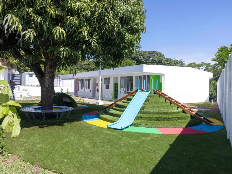 Imagen del C. E. Cantón El Rodeo, en El Congo, Santa Ana Este, según actualización de obra finalizada al 22 de octubre de 2025. / Foto de dosescuelasxdia.com