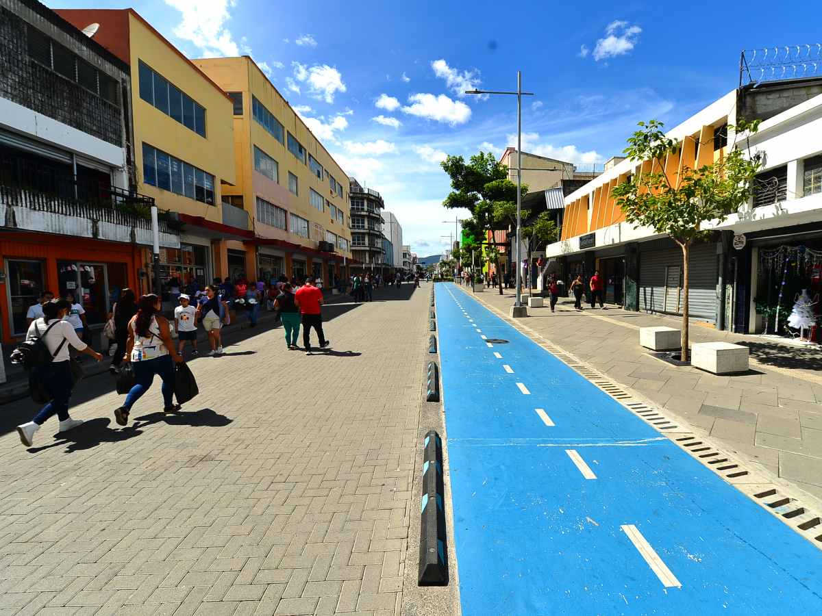 Así luce el renovado Corredor Rubén Darío en el Centro Histórico de San Salvador