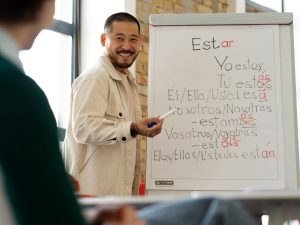 El español crece con fuerza: ya supera los 635 millones de hablantes en el mundo