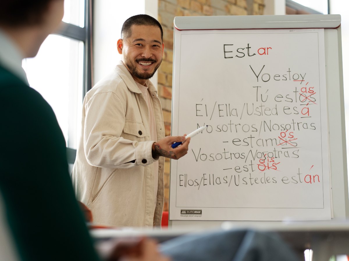 El español crece con fuerza: ya supera los 635 millones de hablantes en el mundo