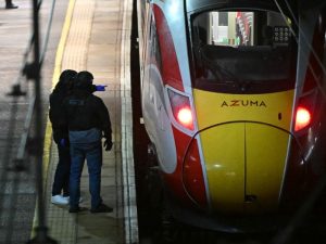 Autor del ataque en tren en Inglaterra, vinculado a otros tres incidentes