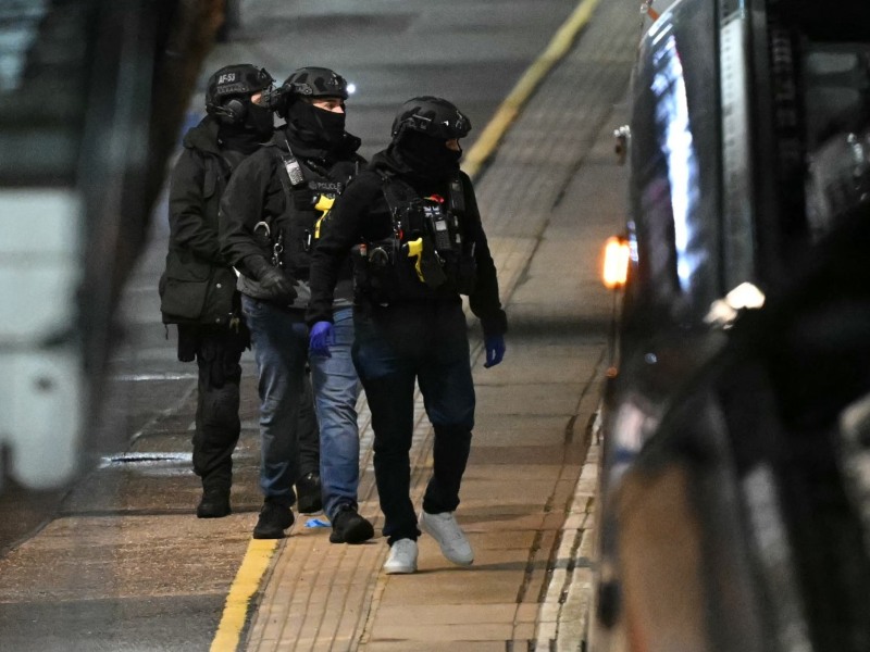 Una fuerte presencia policial fue desplegada en estaciones ferroviarias del Reino Unido como medida preventiva.