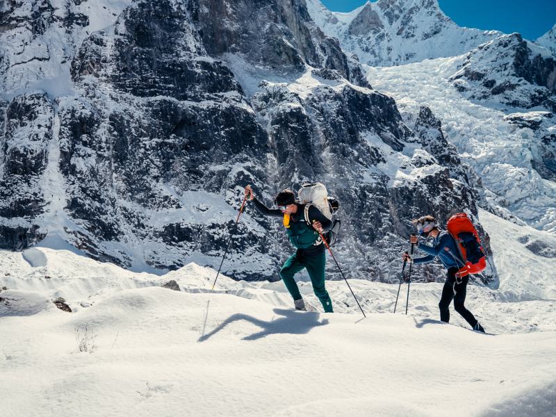 El Himalaya sigue siendo destino de cientos de alpinistas cada año, pese a los crecientes riesgos climáticos