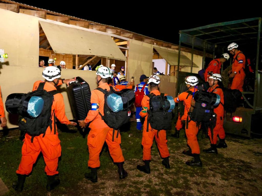 El cargamento incluye más de 50 toneladas de insumos humanitarios: alimentos, medicinas, agua potable y herramientas para rehabilitación de servicios básicos.