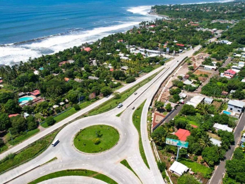 El Ministerio de Obras Públicas ampliará a cuatro carriles el tramo de la carretera del Litoral entre El Obispo y El Zonte, en La Libertad.