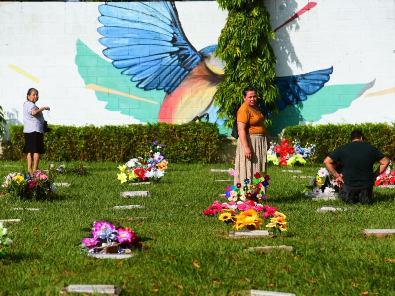 Un espacio en La Bermeja recuerda a las personas fallecidas durante la pandemia de COVID-19.