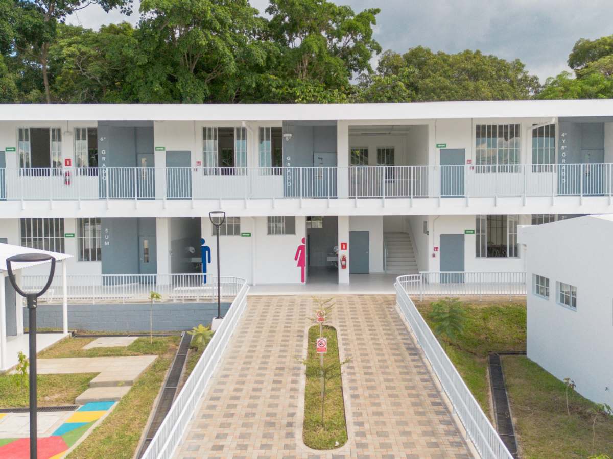 Cada intervención incluye trabajos de infraestructura, remodelación de aulas y mejoras en áreas comunes, según el sitio oficial del programa.