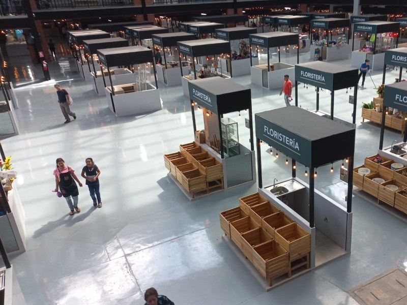 Se espera que el sábado todos los puestos estén listos para la reapertura del mercado. / Foto Jorge Reyes, elsalvador.com