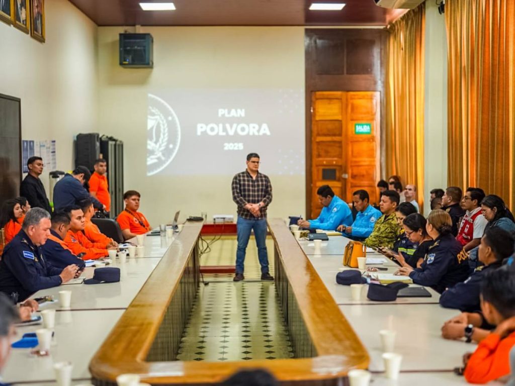 El director de Protección Civil Municipal, William Hernández, explicó que este año se habilitarán 350 locales distribuidos en 15 puntos de venta.