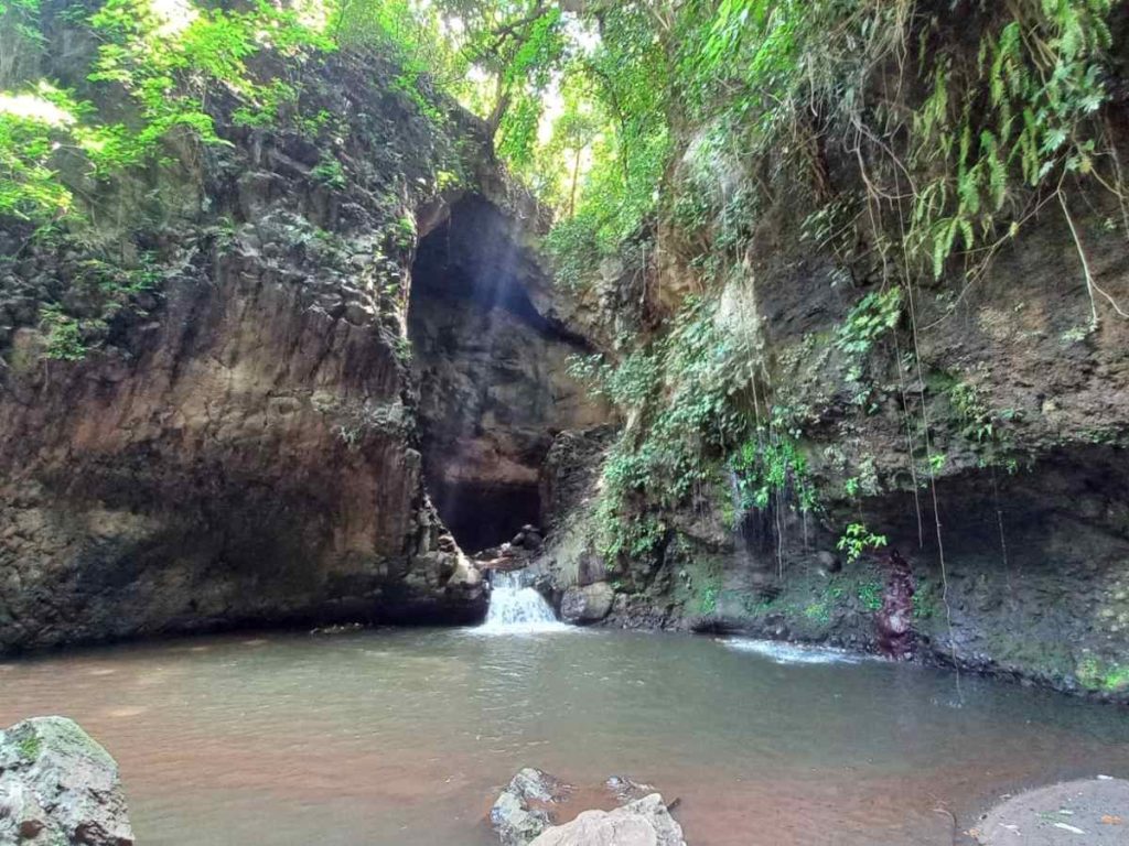 Poza El Jícaro y la cascada El Caracol, escondidas en los senderos de Nahuizalco, son rincones perfectos para explorar y vivir la aventura al máximo.