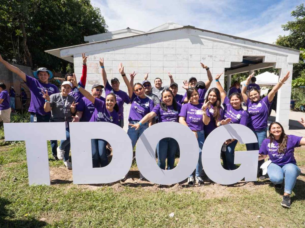 Equipo de TELUS Digital celebra con energía el TELUS Days of Giving 2025 en Monserrat, comprometidos con transformar comunidades desde el corazón.