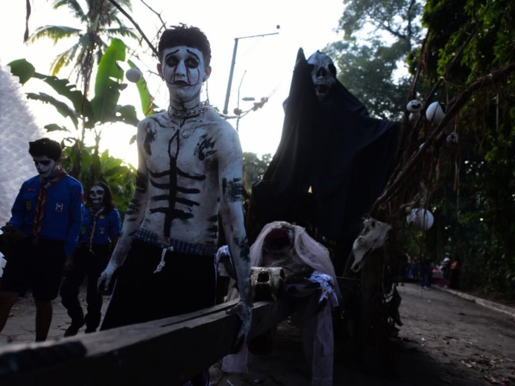 Así se vive el festival de la Calabiuza en Tonacatepeque. Foto Emerson Del Cid
