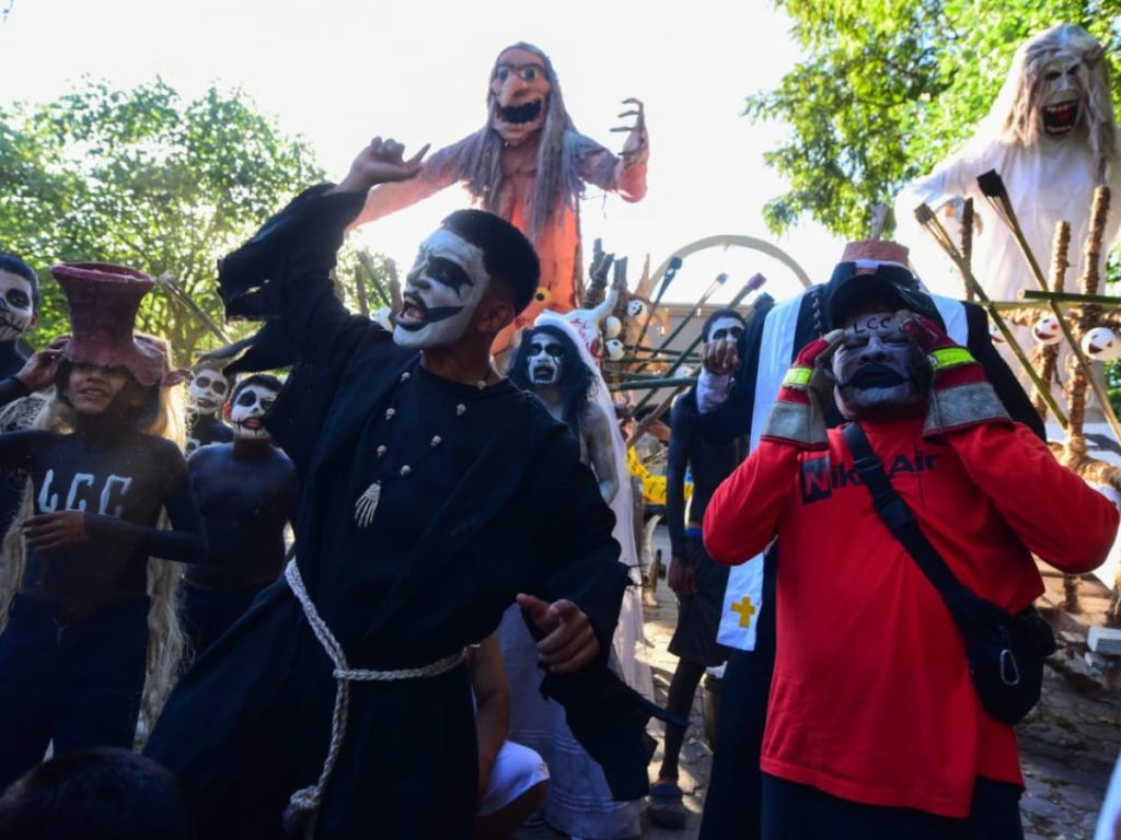 Así se vive el festival de la Calabiuza en Tonacatepeque. Foto Emerson Del Cid