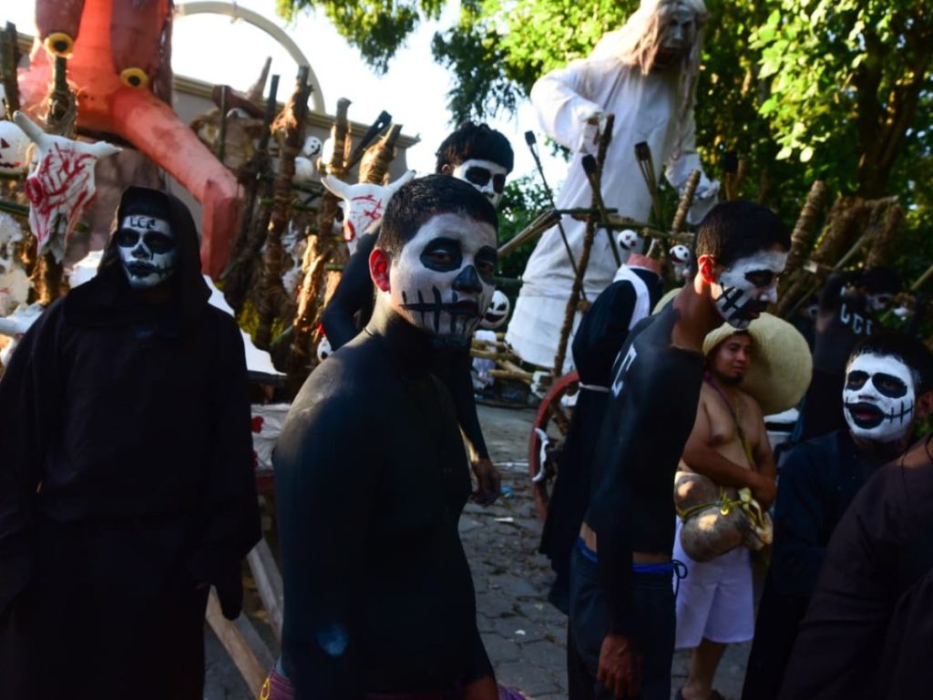 Así se vive el festival de la Calabiuza en Tonacatepeque. Foto Emerson Del Cid