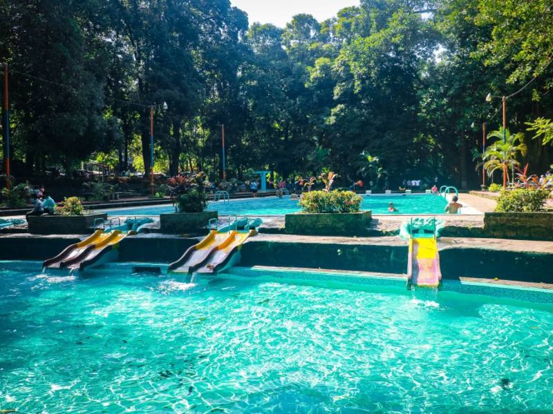 La Cuyancúat esculpida en piedra: una figura legendaria que recibe a los visitantes del Parque Atecozol, en Izalco.