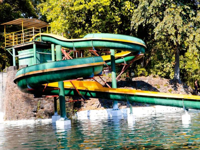 Escultura de Valentín Estrada que representa a La Cuyancúat, leyenda del imaginario indígena salvadoreño.