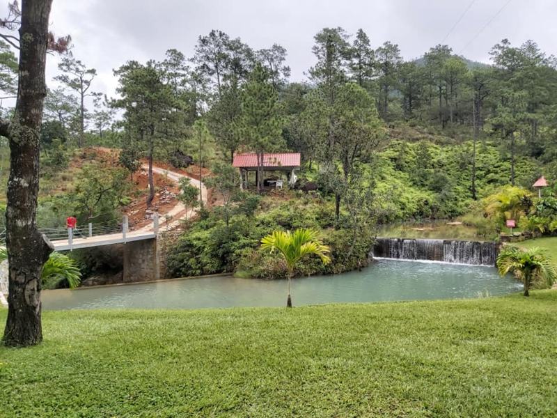 El clima fresco de la zona permite disfrutar de actividades al aire libre todo el año.