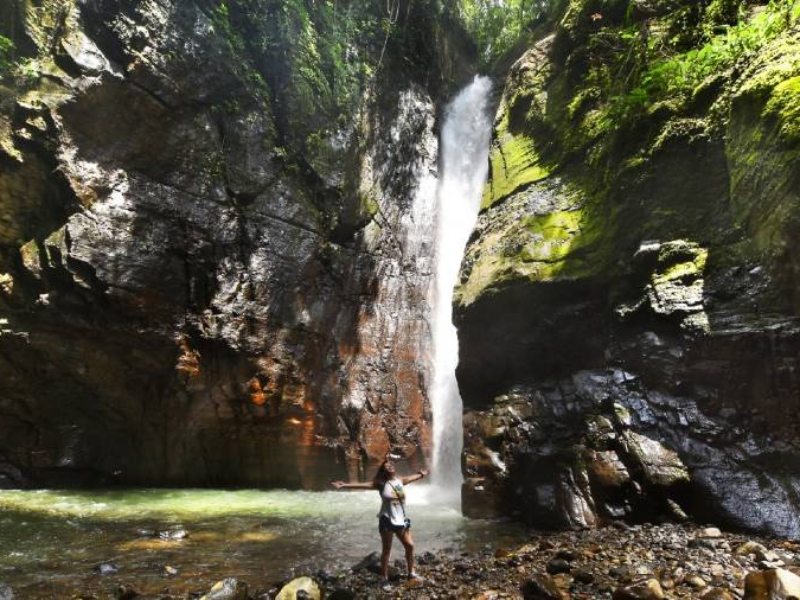 turismo-rutas-y-aventuras-cascadas-de-tamanique-01